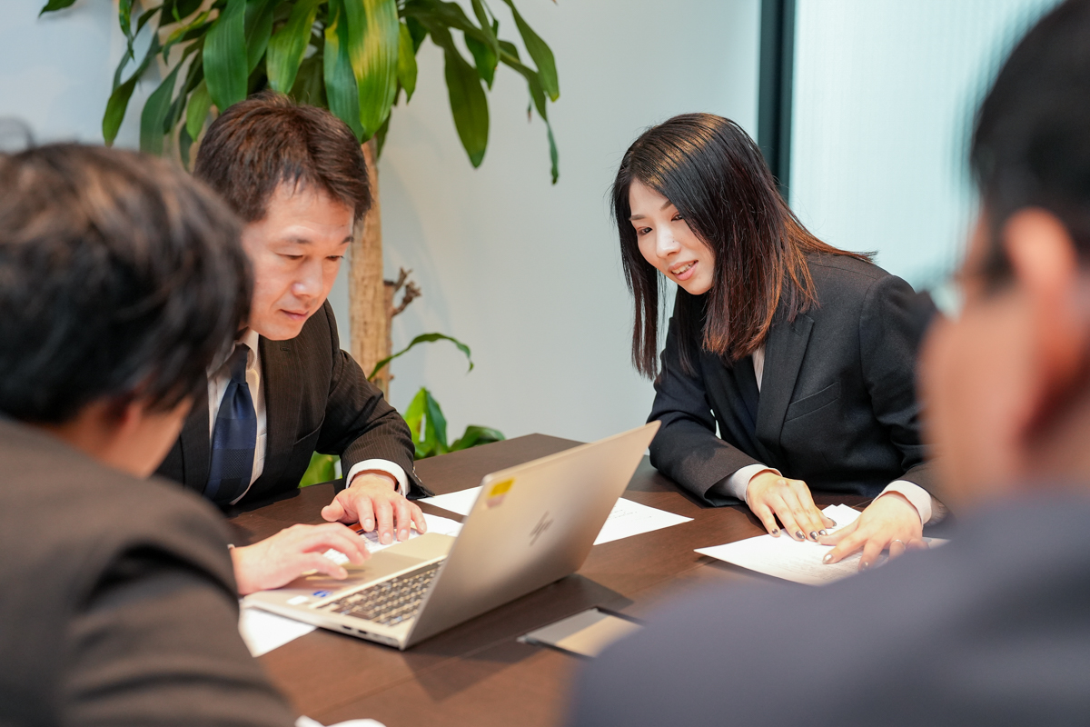 集合知で、採用・労務の判断を支える